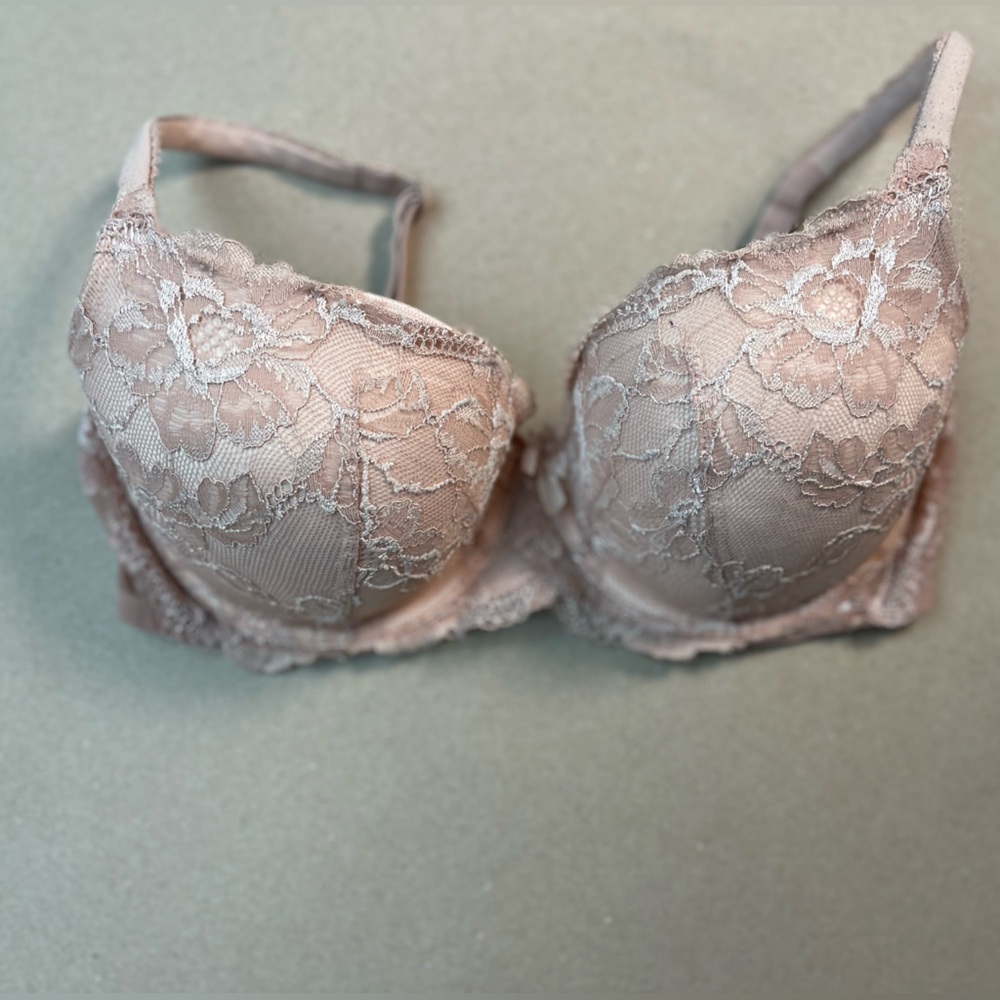 Victoria's Secret Body by Victoria Lace Bra in Soft Pink